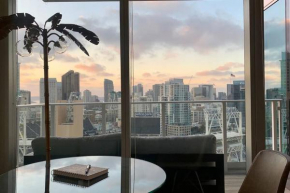 Luxury High Rise Downtown Water & Petco Park Views